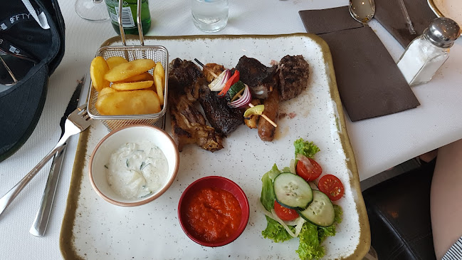 Cote Dalmatia Omiš - Gastronomija i ugostiteljstvo