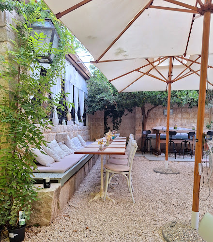 Capo Fronte - Gastronomija i ugostiteljstvo