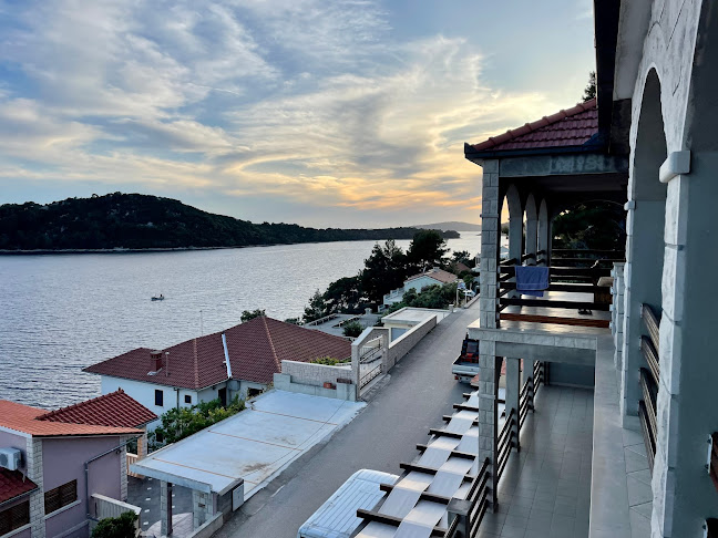 Konoba Zvirinovik - Gastronomija i ugostiteljstvo