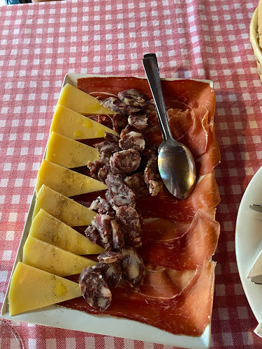 Opinii despre Konoba Oprtalj în Oprtalj - Gastronomija i ugostiteljstvo