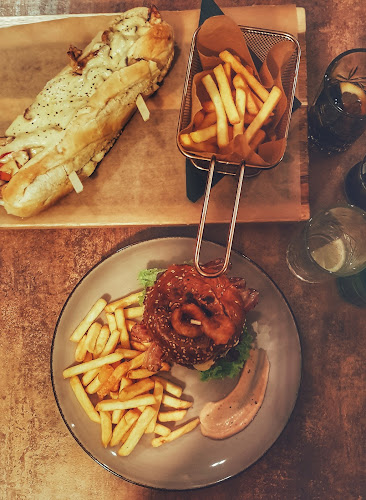 Opinii despre Čovik i po în Sinj - Gastronomija i ugostiteljstvo