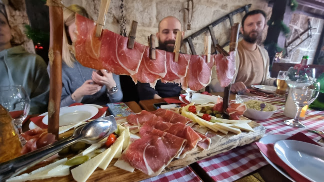 Opinii despre Konoba "Ivanovi Dvori" în Blato na Cetini - Gastronomija i ugostiteljstvo