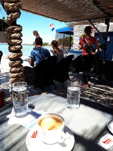 Opinii despre Caffe bar "Balun" în Pirovac - Gastronomija i ugostiteljstvo