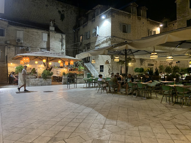 Carrarina poljana 1, 21000, Split