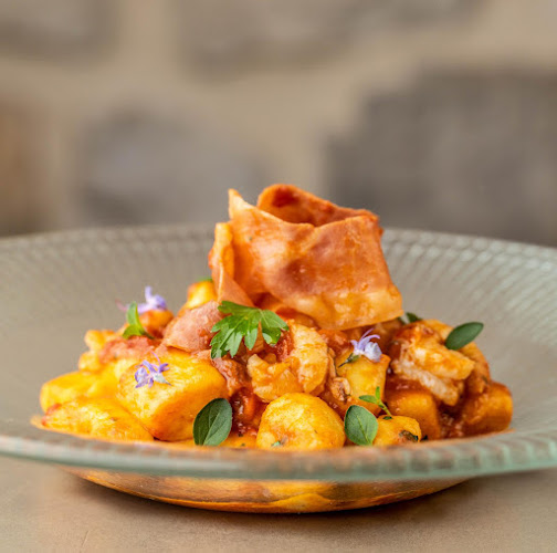 Ul. Pavla Šubića 2, 21000, Split