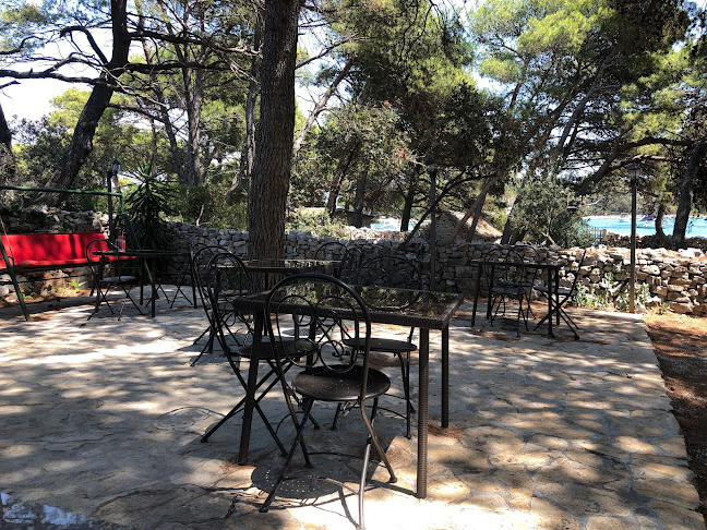 Opinii despre Konoba Krknjaši în Veliki Drvenik - Gastronomija i ugostiteljstvo