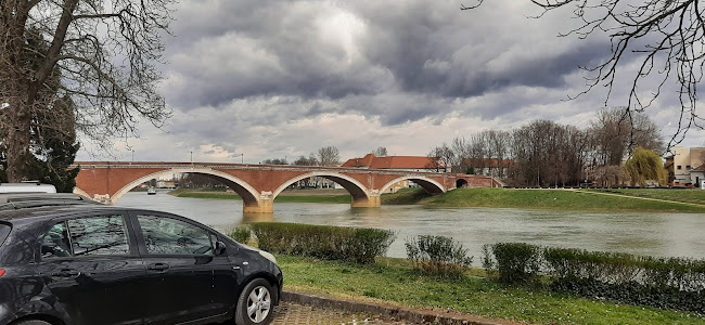 Lađarska ul. 5, 44000, Sisak