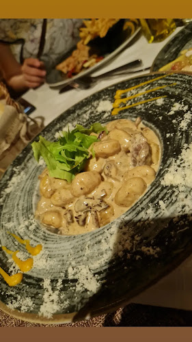 Opinii despre Dinners Delight în Makarska - Gastronomija i ugostiteljstvo