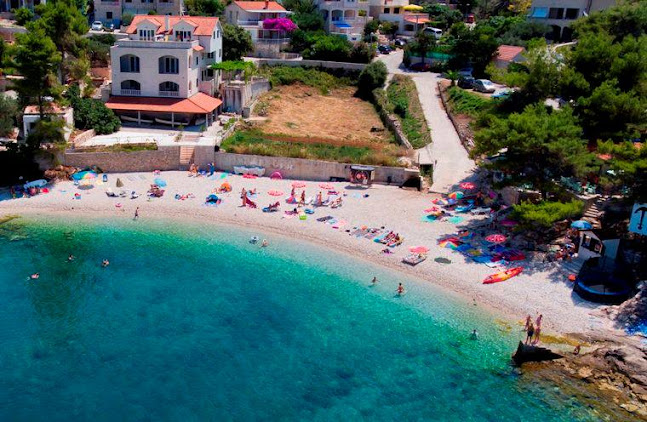 Beach Bar Mala Lozna