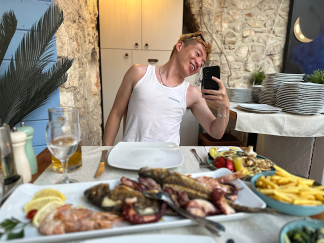 Petra Hektorovića 1, 21450, Hvar