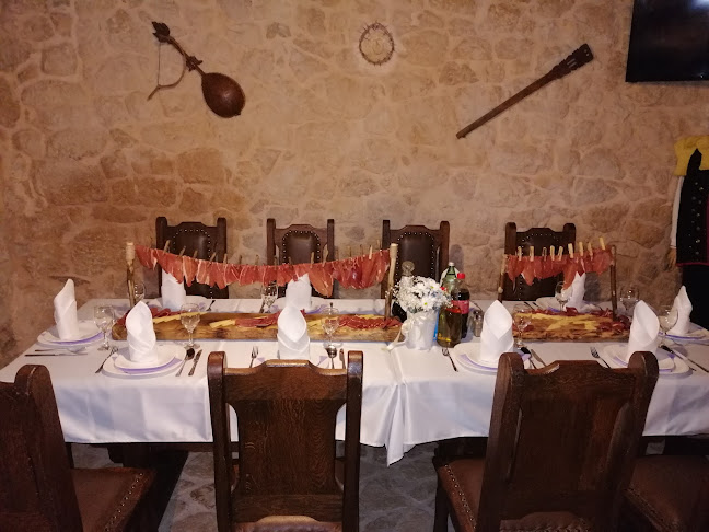Konoba "Ivanovi Dvori" - Gastronomija i ugostiteljstvo