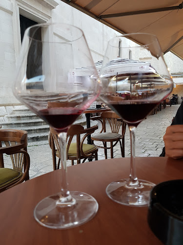 Comentarii opinii despre La Bodega Dubrovnik sushi & burger bar