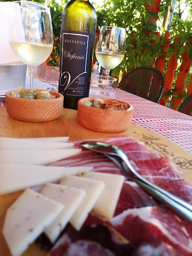 Štefanići 55, 52424, Motovun