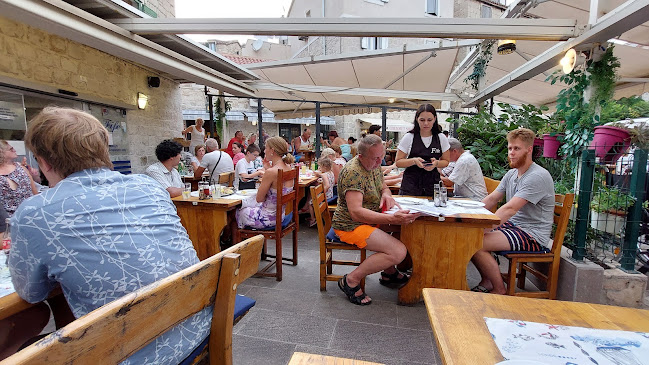 Trumbićeva obala 11, 21000, Split