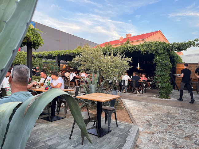 Opinii despre Garden Restaurant BBQ în Novalja - Gastronomija i ugostiteljstvo