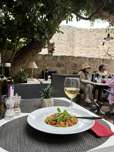 Konoba Aquarius - Gastronomija i ugostiteljstvo