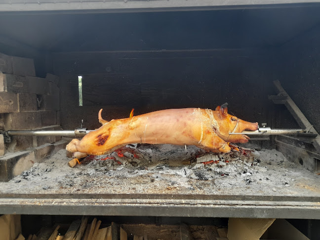 Pirates Grill Garden - Gastronomija i ugostiteljstvo