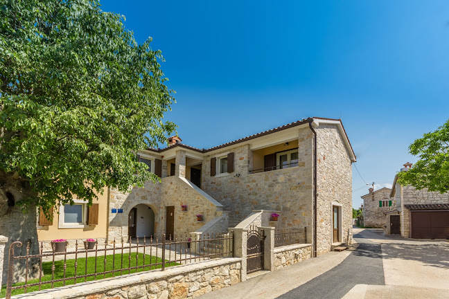 Veleniki 15a, 52440, Poreč