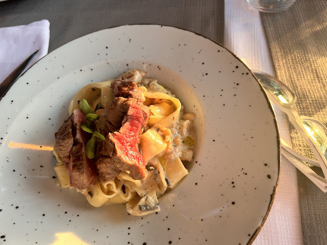 KAČIĆEV TRG 13, 21300, Makarska