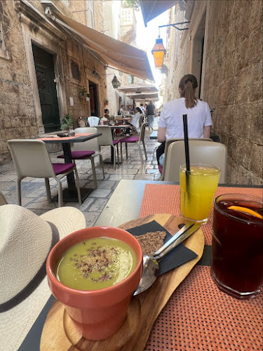 Nishta Vegan Eatery - Gastronomija i ugostiteljstvo