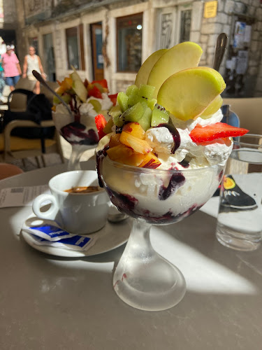 Malibu - Gastronomija i ugostiteljstvo