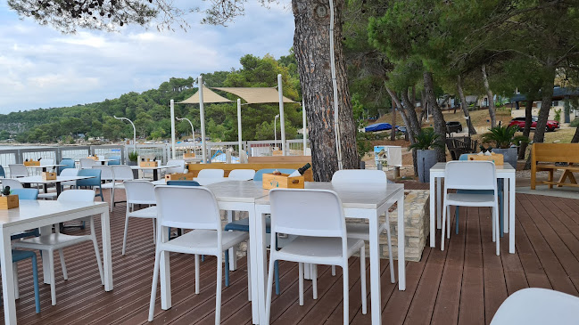 Comentarii opinii despre Tuna Bay Restaurant