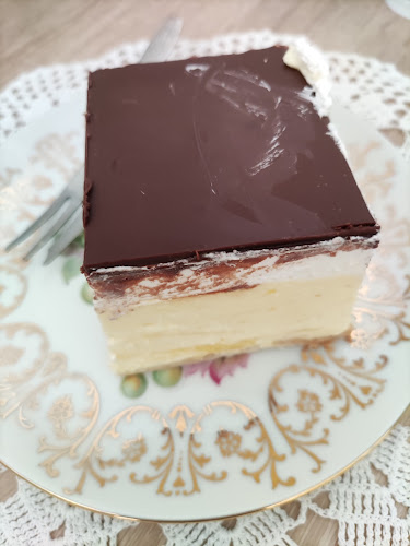 Trg bana Petra Zrinskog 1, 47000, Karlovac