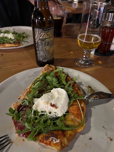 Pizzeria i spaghetteria Luna Rossa - Gastronomija i ugostiteljstvo