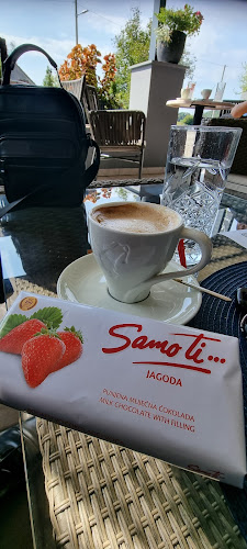 Opinii despre Caffe bar Stradivari în Martinišće - Gastronomija i ugostiteljstvo