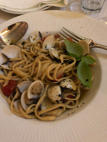 Bronzin - Gastronomija i ugostiteljstvo