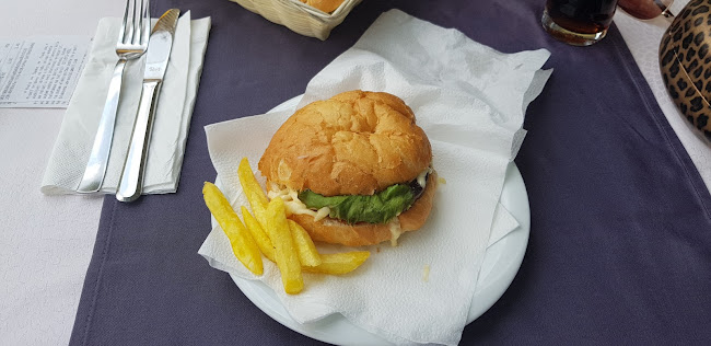 Bumbar, Put Cvitačke 9 Plažni objekt, 21300, Makarska