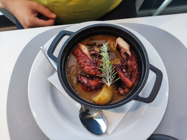 Opinii despre Restoran Spinnaker Marina Kaštela în Kaštel Gomilica - Gastronomija i ugostiteljstvo