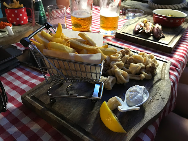 Obala kralja Petra Krešimira IV 4, 23210, Biograd na Moru