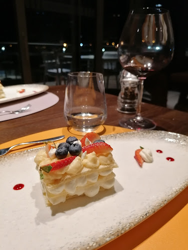 Opinii despre Restoran Spinnaker Marina Kaštela în Kaštel Gomilica - Gastronomija i ugostiteljstvo