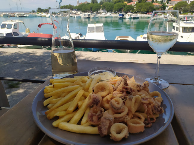 Šetalište Vladimira Nazora 16, 51260, Crikvenica