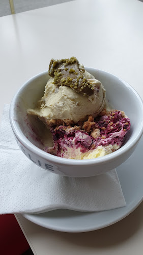 Amélie Središće - Gastronomija i ugostiteljstvo