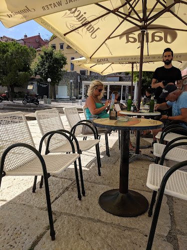 Comentarii opinii despre Caffe Bar Surf