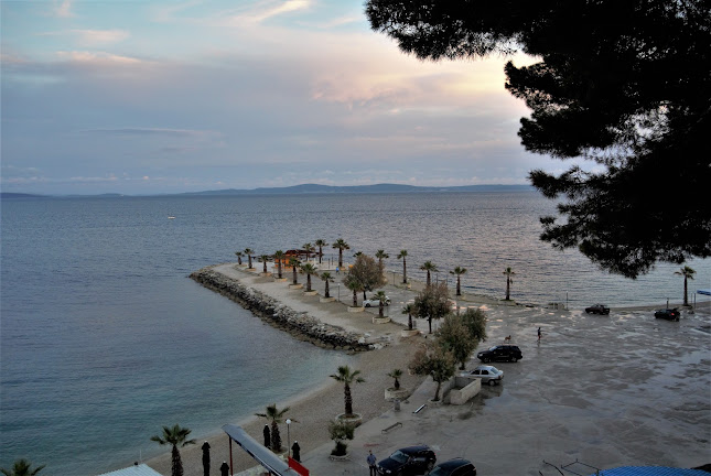 Kafić Obojena Svjetlost - Gastronomija i ugostiteljstvo