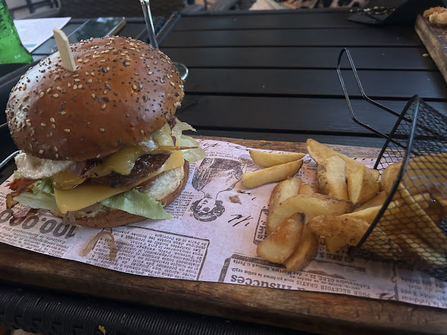 Opinii despre Grey Grill & Bar în Supetar - Gastronomija i ugostiteljstvo