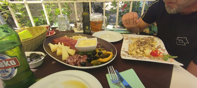 Barbican ul. 1, 52424, Motovun