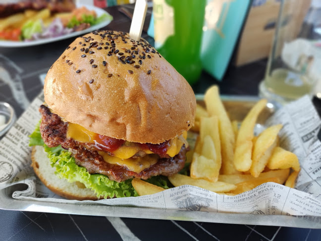 Opinii despre Macumba Beach Club & Grill în Mareda - Gastronomija i ugostiteljstvo