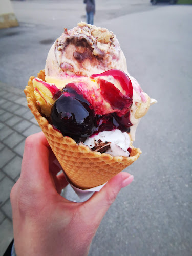 Comentarii opinii despre Caffe bar & ice cream "deja VU"