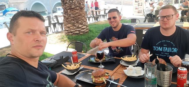 Grill bar Dvor - Gastronomija i ugostiteljstvo