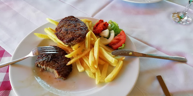 Restaurant Gromaca /Losinj-Cres/ lamb /Spanferkel /maialino