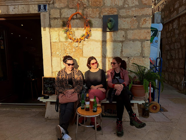 Opinii despre Caffe bar BANE în Komiža - Gastronomija i ugostiteljstvo