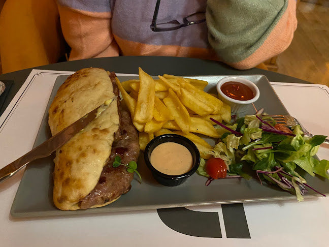 Ul. Franje Kuhača 4, 31000, Osijek