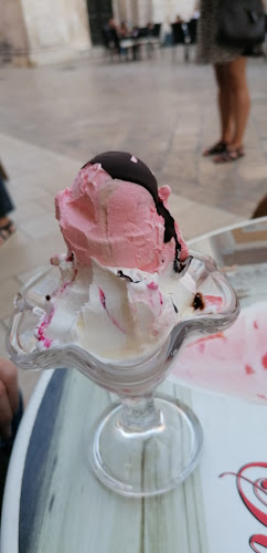 Opinii despre Slasticarna Donat, Ice Cream and Gelato în Zadar - Gastronomija i ugostiteljstvo