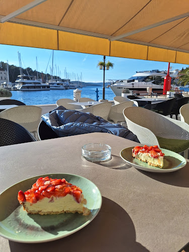 Opinii despre CONTE Caffe&Pastry în Milna - Gastronomija i ugostiteljstvo