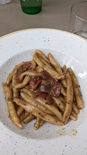 Ul. Pavla Šubića 2, 21000, Split