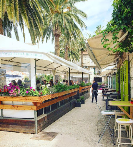 Comentarii opinii despre Fameja